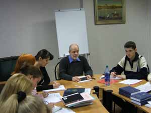 Д.и.н. В.В. Наумкин (Институт востоковедения РАН) предложил полезные
методологические приемы, позволяющие объяснять и прогнозировать
этнополитические конфликты на Северном Кавказе
